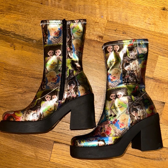 Steve Madden Multicolor Graphic Boots - Picture 4 of 8